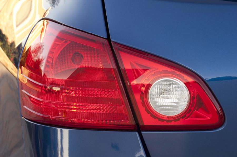 Детали экстерьера Nissan Rogue 360° 2010 года  (фото 8 из 14)